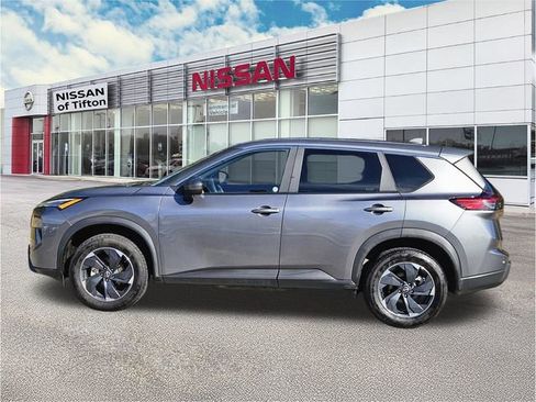 Certified 2024 Nissan Rogue SV image 7