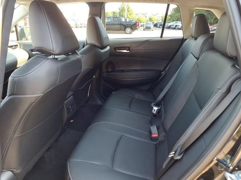 Used 2025 Toyota Corolla Cross XLE w/ Convenience Package AWD/4WD image 17
