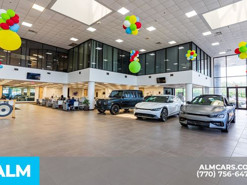 Used 2025 Toyota Camry SE image 70