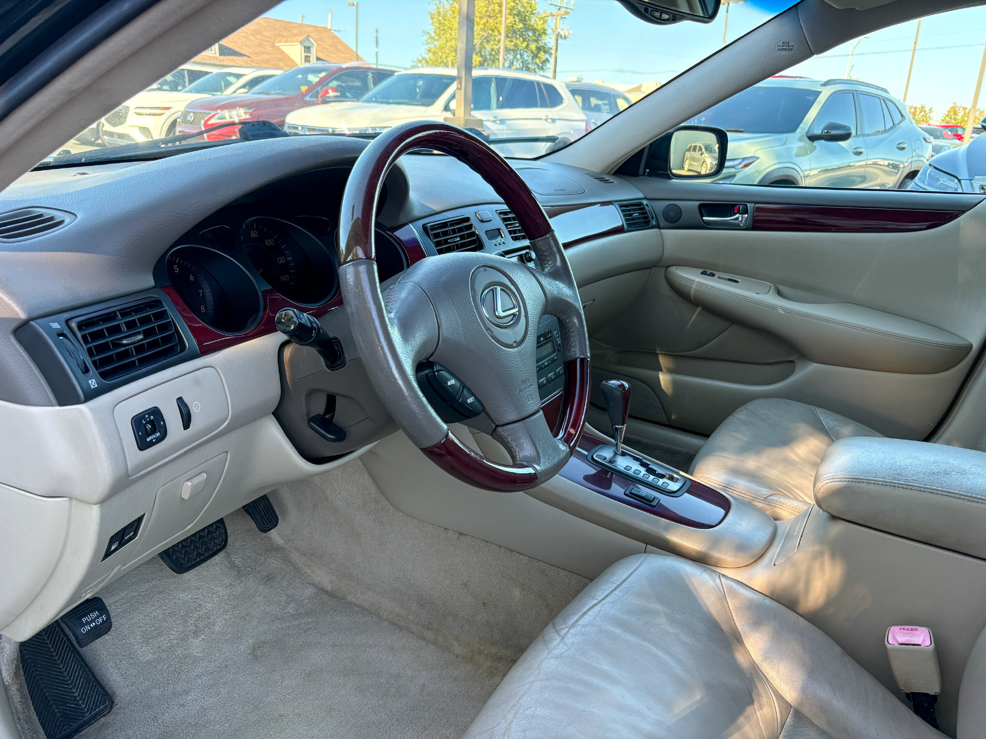 Used 2004 Lexus ES 330 FWD image 10
