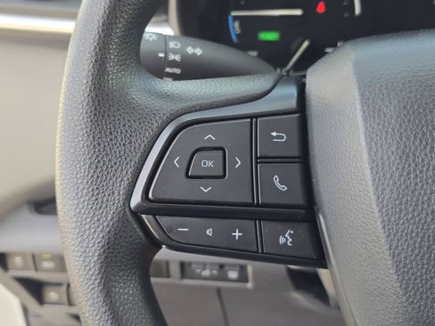 Used 2024 Toyota Sienna LE FWD image 23