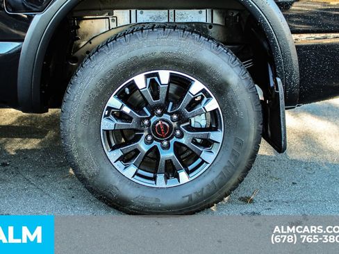 Used 2023 Nissan Titan PRO-4X w/ Pro-4x Convenience Package image 16