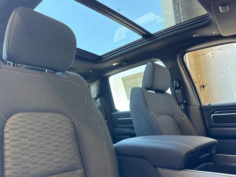 New 2026 RAM 1500 4x4 Crew Cab image 15