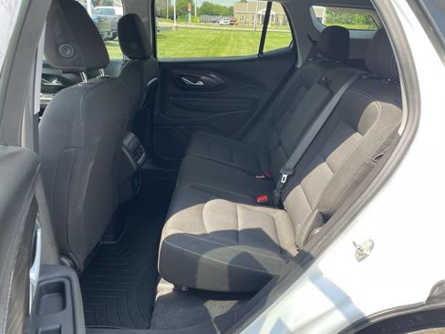 Used 2024 GMC Terrain SLE w/ Elevation Edition FWD image 10
