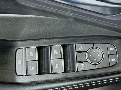 Used 2023 Nissan Rogue SL w/ SL Premium Package image 12