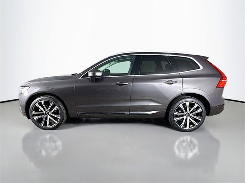 Certified 2023 Volvo XC60 B5 Ultimate w/ Protection Package Premier image 4