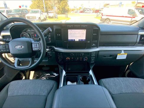 Certified 2024 Ford F250 XLT image 5