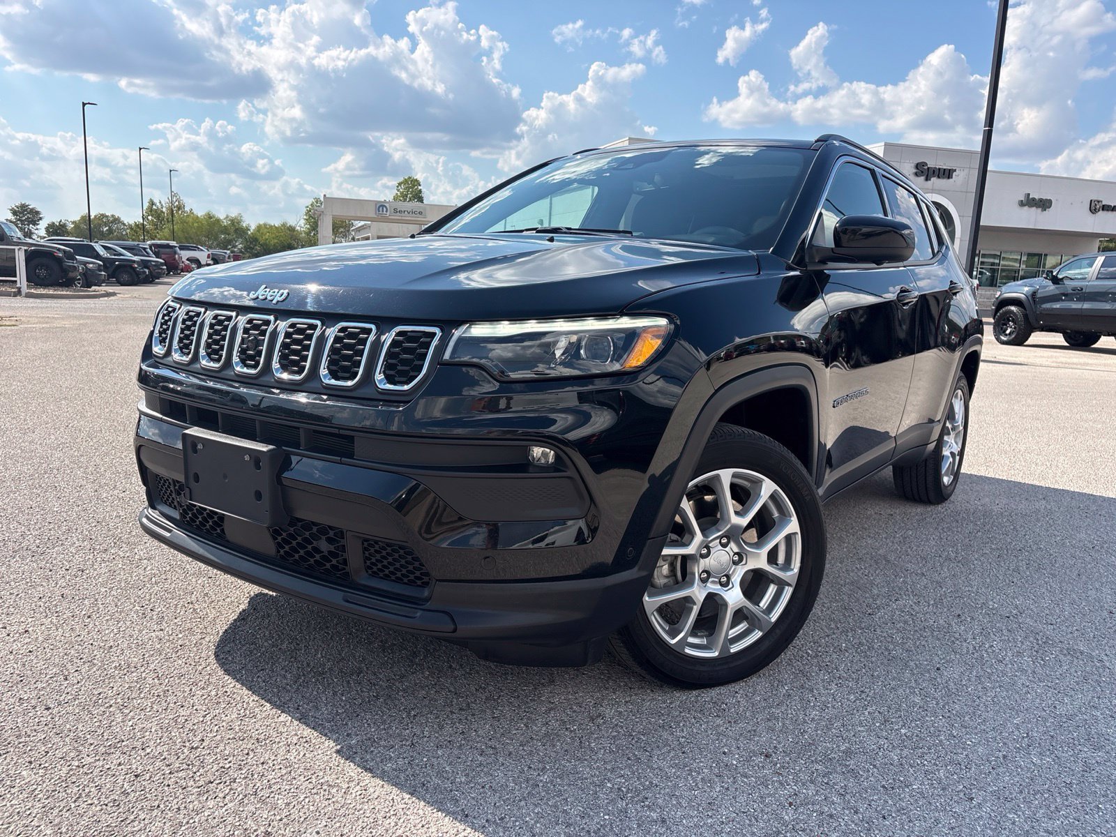 Used 2024 Jeep Compass Latitude w/ Sun and Sound Group AWD/4WD 360° Tour