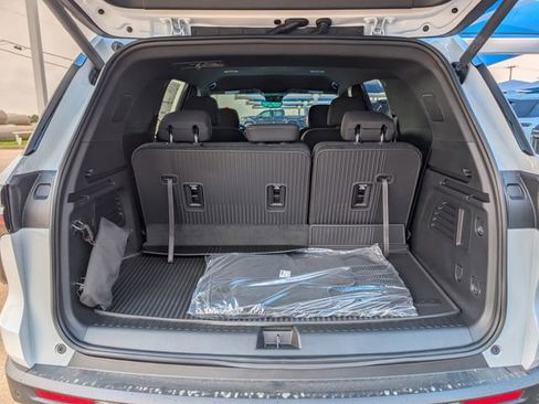 New 2026 Chevrolet Traverse LT w/ Driver Confidence Package FWD image 30