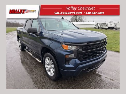 Used 2023 Chevrolet Silverado 1500 Custom image 1