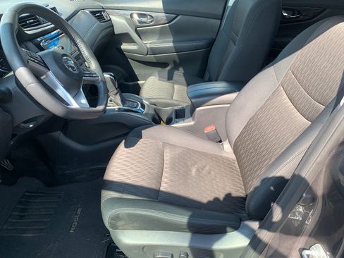 Used 2017 Nissan Rogue SV AWD/4WD image 6
