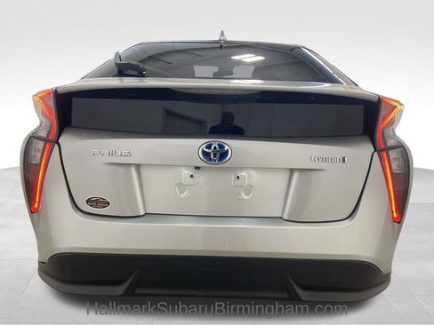 Used 2016 Toyota Prius Four image 3