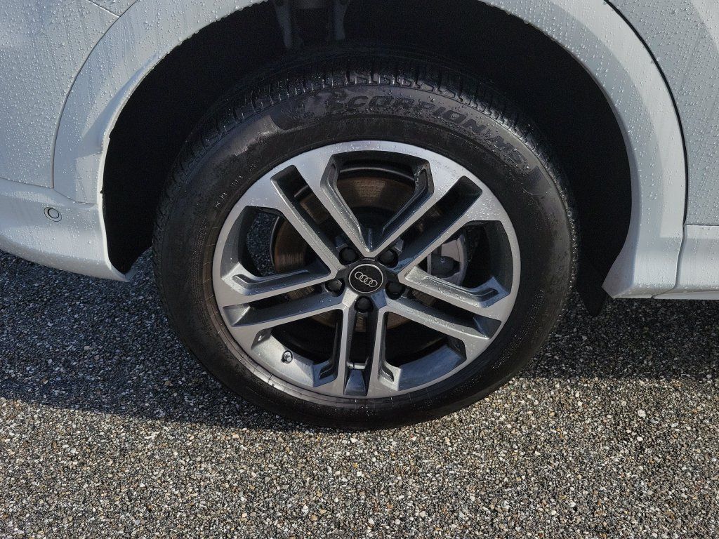 Certified 2025 Audi Q5 Premium w/ Convenience Package AWD/4WD image 29