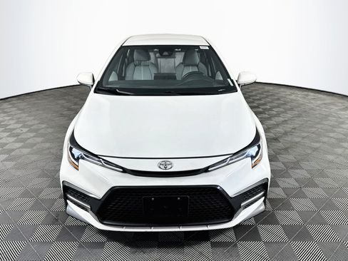 Used 2020 Toyota Corolla SE FWD image 2