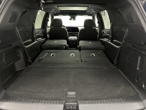Used 2024 Chevrolet Traverse LT w/ LPO, Floor Liner Package AWD/4WD image 29