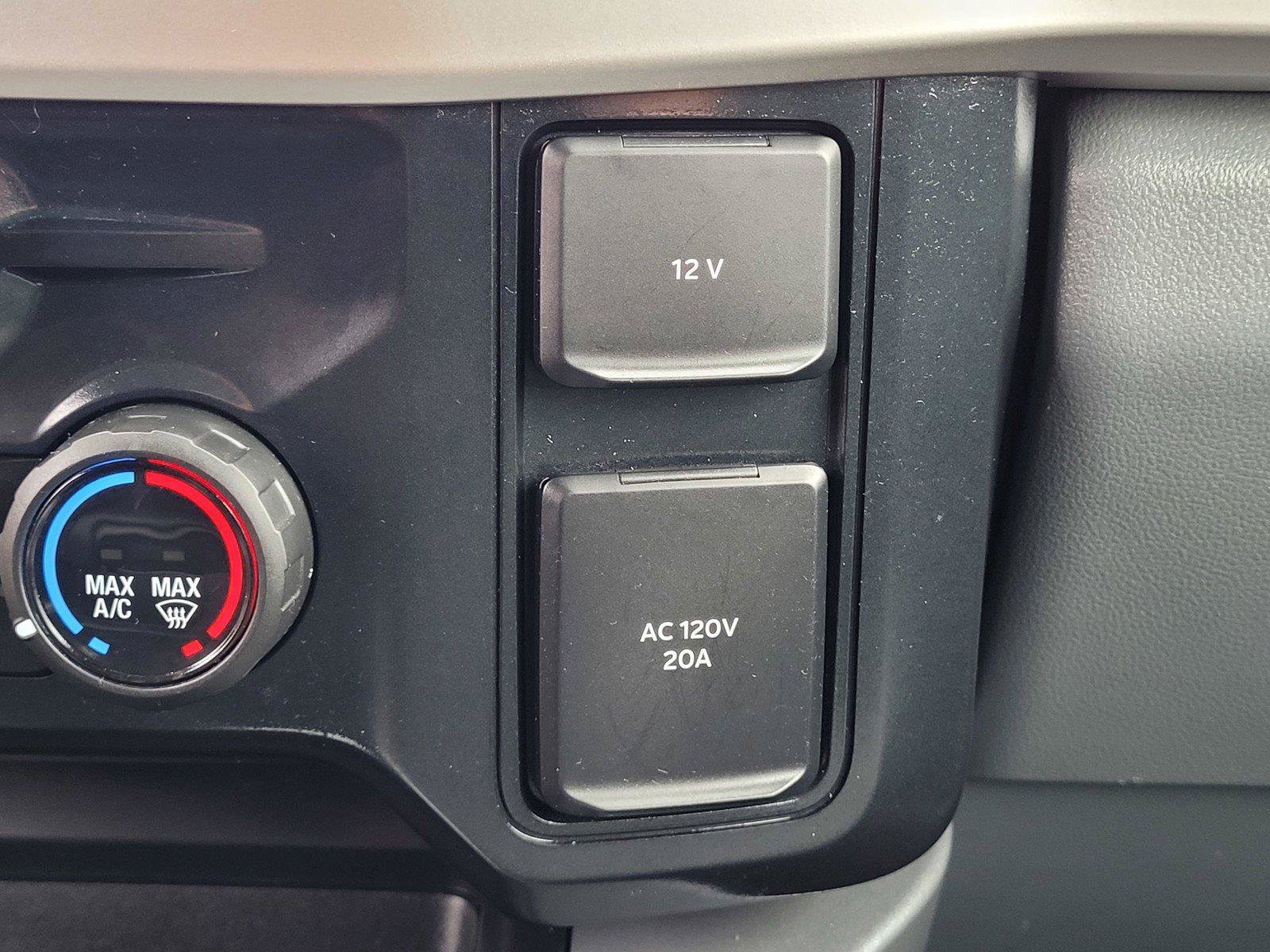 Used 2024 Ford F250 XLT w/ Black Appearance Package AWD/4WD image 17