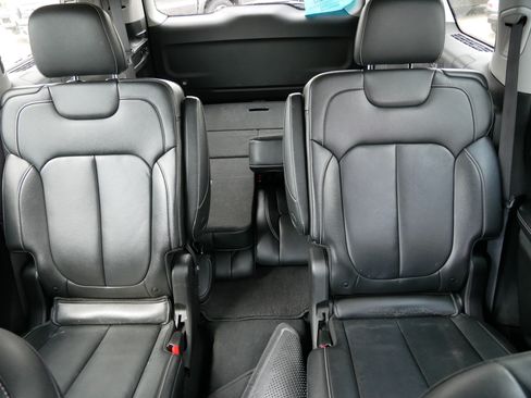 Used 2023 Jeep Grand Cherokee L Limited AWD/4WD image 13