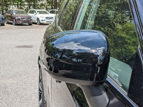 New 2025 Volvo XC60 B5 Ultra w/ Climate Package image 11