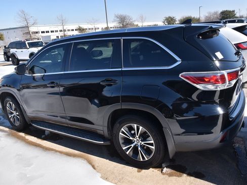 Used 2016 Toyota Highlander XLE image 9