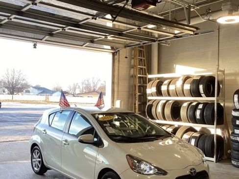 Used 2015 Toyota Prius C Four image 8