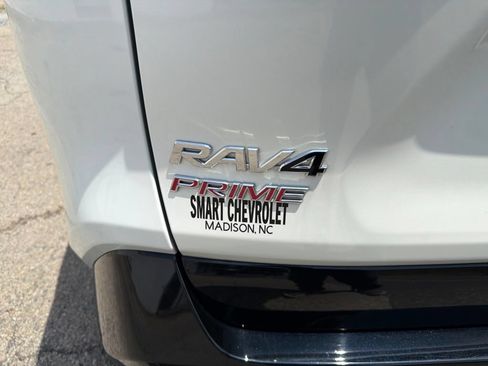 Used 2022 Toyota RAV4 XSE w/ Weather Package AWD/4WD image 17