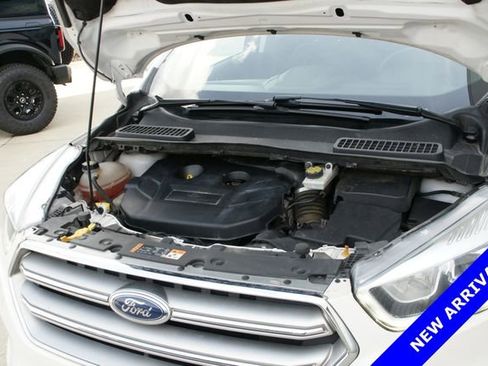 Used 2017 Ford Escape Titanium image 11