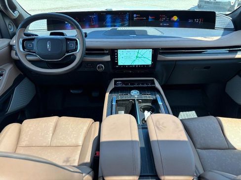 New 2026 Lincoln Navigator L Black Label AWD/4WD image 13