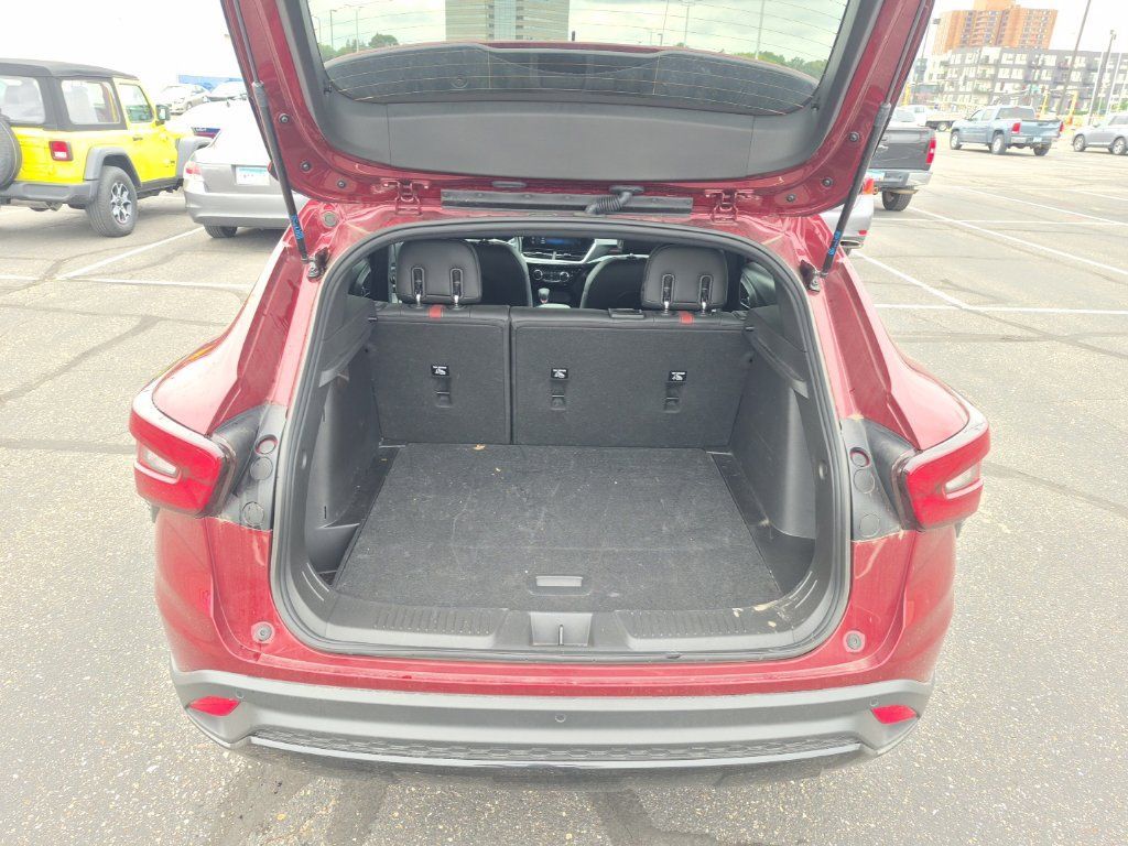 Used 2024 Chevrolet Trax RS w/ Driver Confidence Package FWD image 13