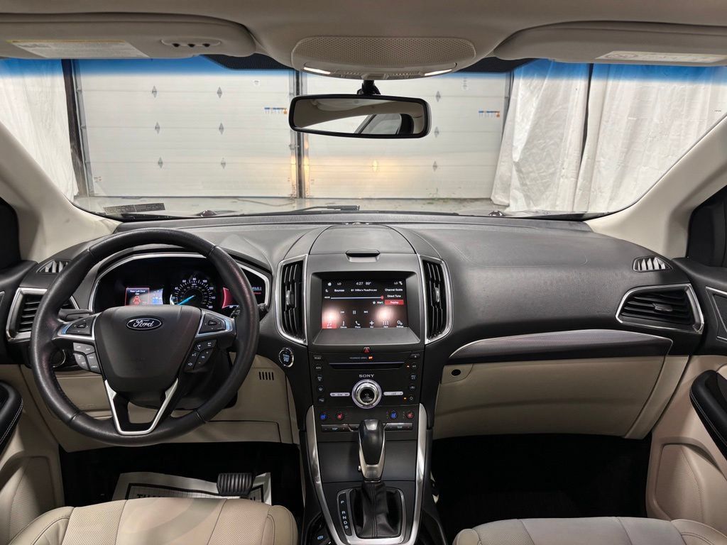 Used 2018 Ford Edge Titanium w/ Equipment Group 301A AWD/4WD image 39