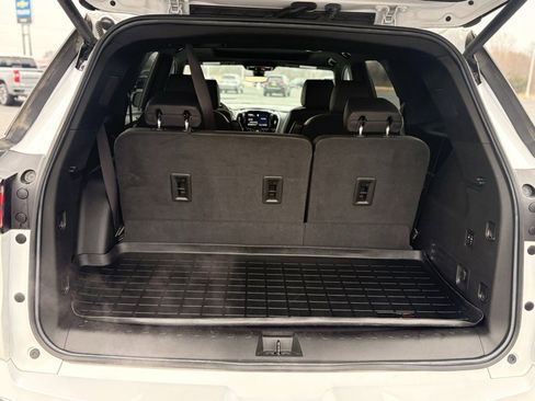 Used 2023 Chevrolet Traverse High Country image 11
