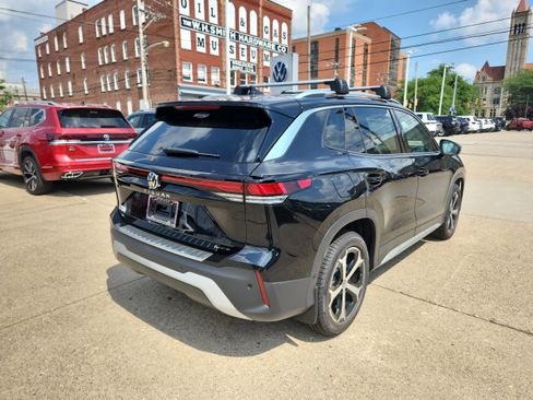 New 2025 Volkswagen Tiguan SE image 5
