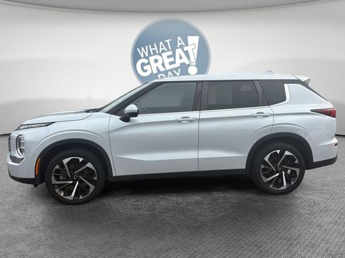 Used 2022 Mitsubishi Outlander ES AWD/4WD image 7
