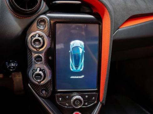 Used 2020 McLaren 720S Spider image 23