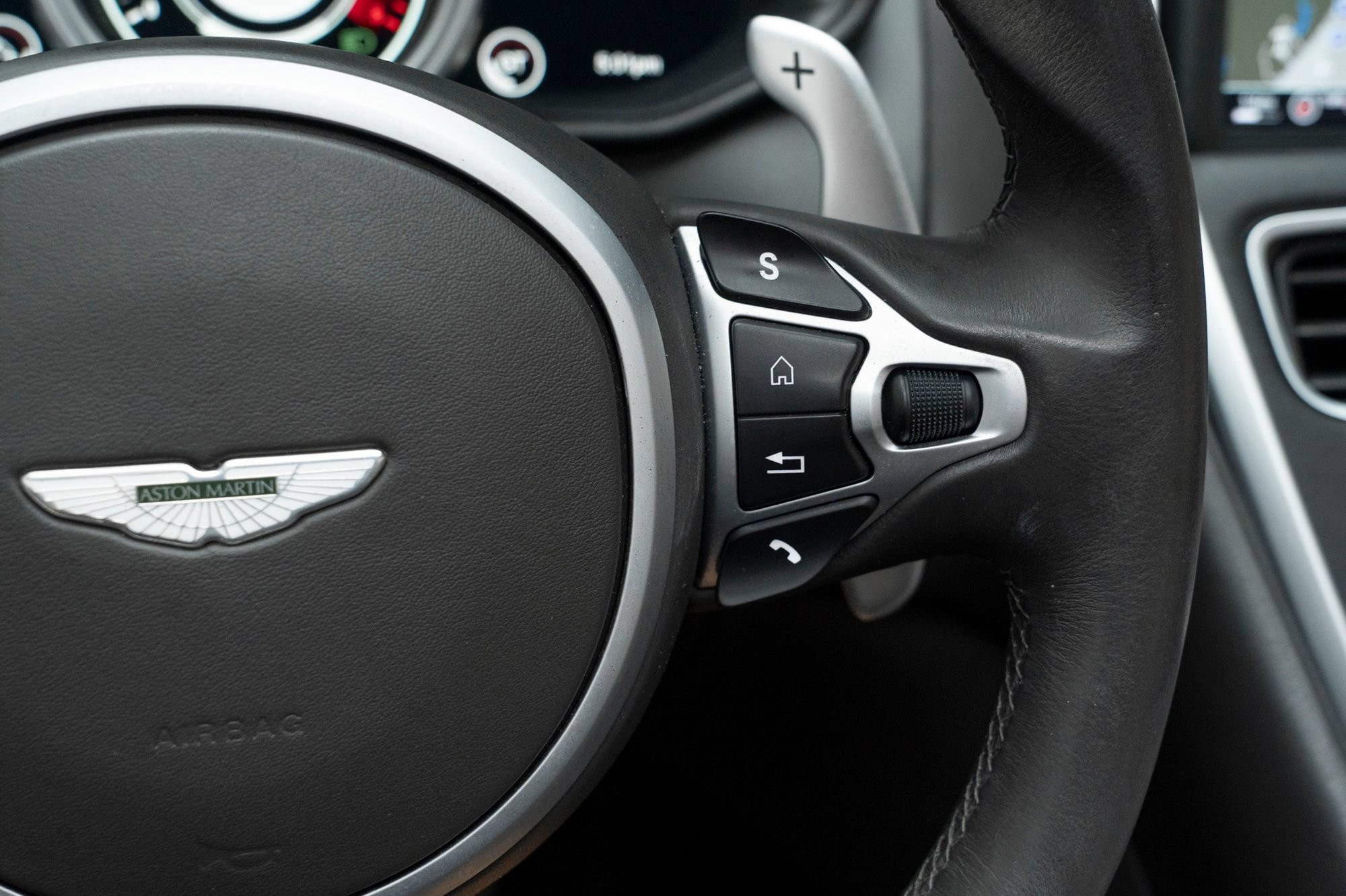 Used 2020 Aston Martin DB11 Volante RWD image 23