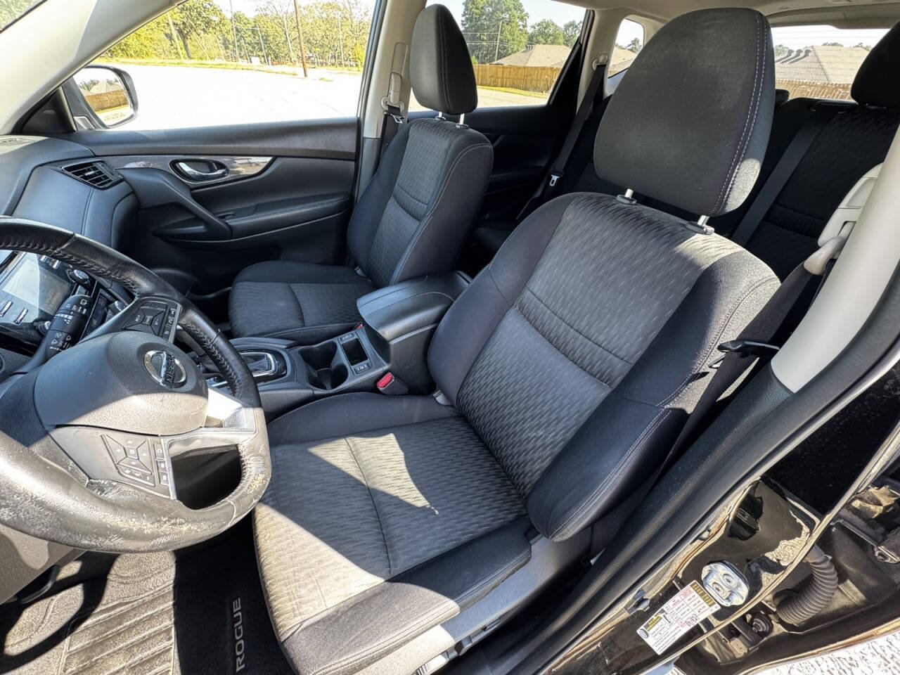 Used 2017 Nissan Rogue SV FWD image 11