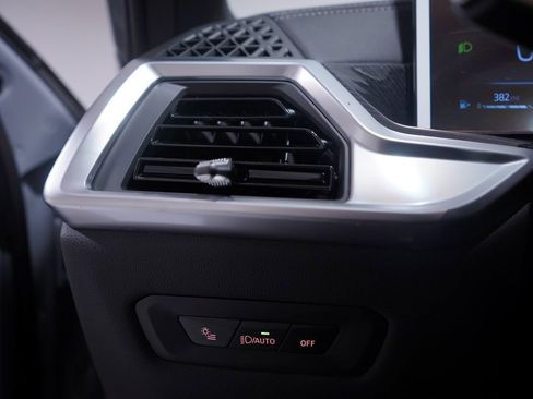 Used 2025 BMW X5 xDrive40i w/ M Sport Package image 19