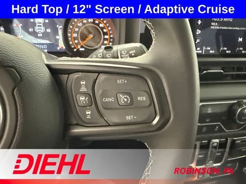 Used 2025 Jeep Wrangler Unlimited Rubicon AWD/4WD image 23