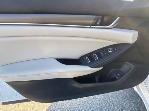 Used 2019 Honda Accord LX image 9