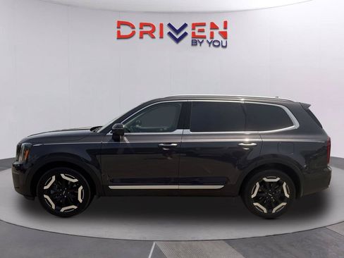 Used 2025 Kia Telluride S FWD image 7