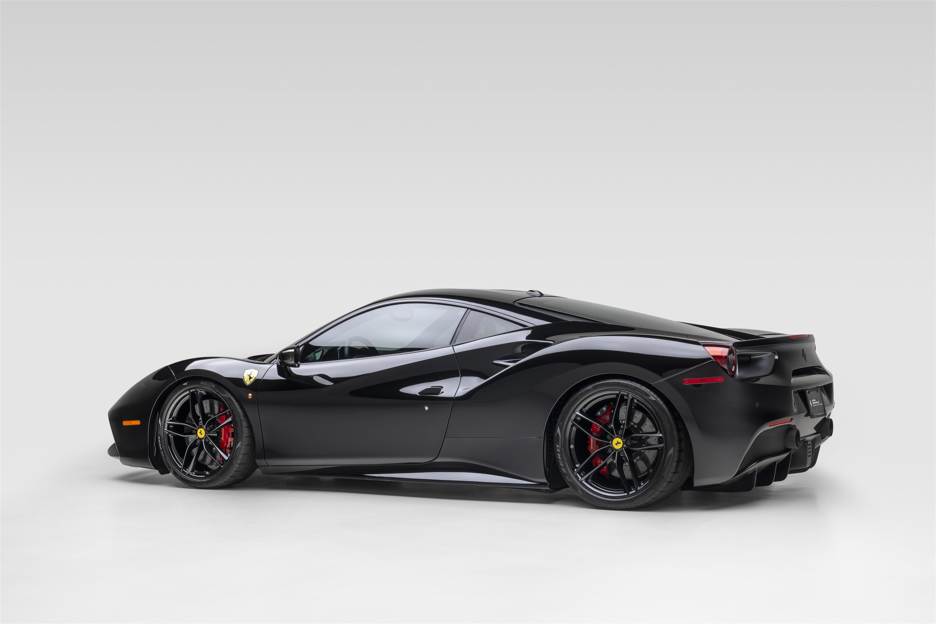 Certified 2018 Ferrari 488 GTB RWD image 5