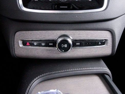 Used 2023 Volvo XC90 B6 Ultimate w/ Protection Package Premier image 13