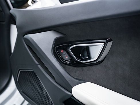 Used 2016 Lamborghini Huracan LP 610-4 image 30