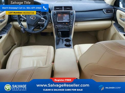 Used 2015 Toyota Camry XLE w/ Moonroof Package image 11