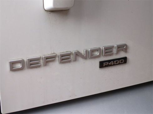 Used 2023 Land Rover Defender 110 SE image 12