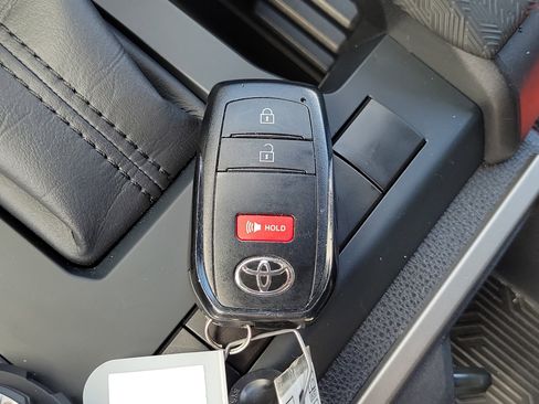 Used 2025 Toyota Tacoma TRD Off-Road AWD/4WD image 29