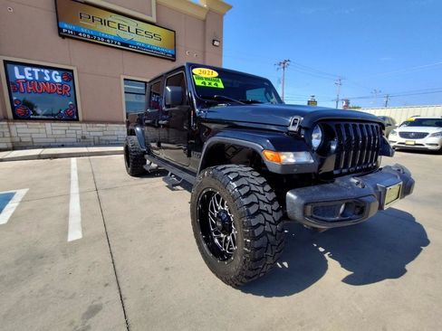 Used 2021 Jeep Gladiator Sport AWD/4WD image 2