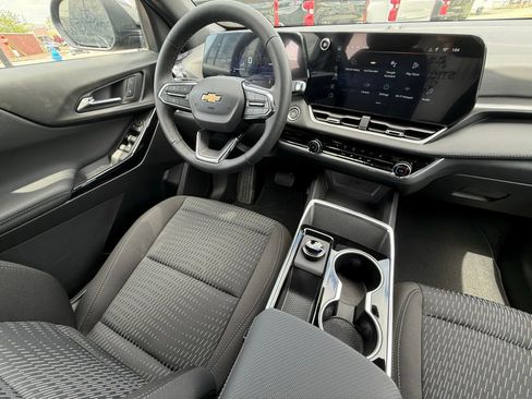 New 2026 Chevrolet Equinox LT AWD/4WD image 3