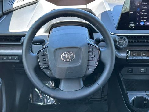 Used 2025 Toyota Prius XLE image 38