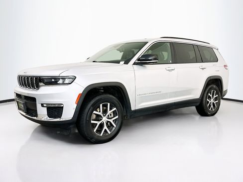 Used 2024 Jeep Grand Cherokee L Limited w/ Luxury Tech Group II image 3