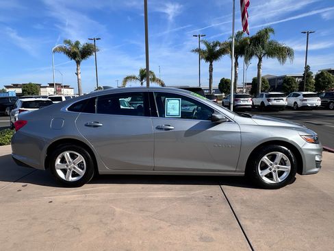 Used 2023 Chevrolet Malibu LT image 4